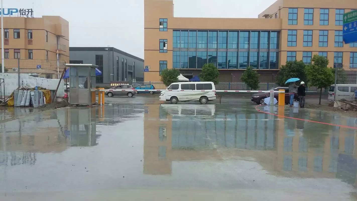 南京六合区南京六合区成都市物流公司道闸